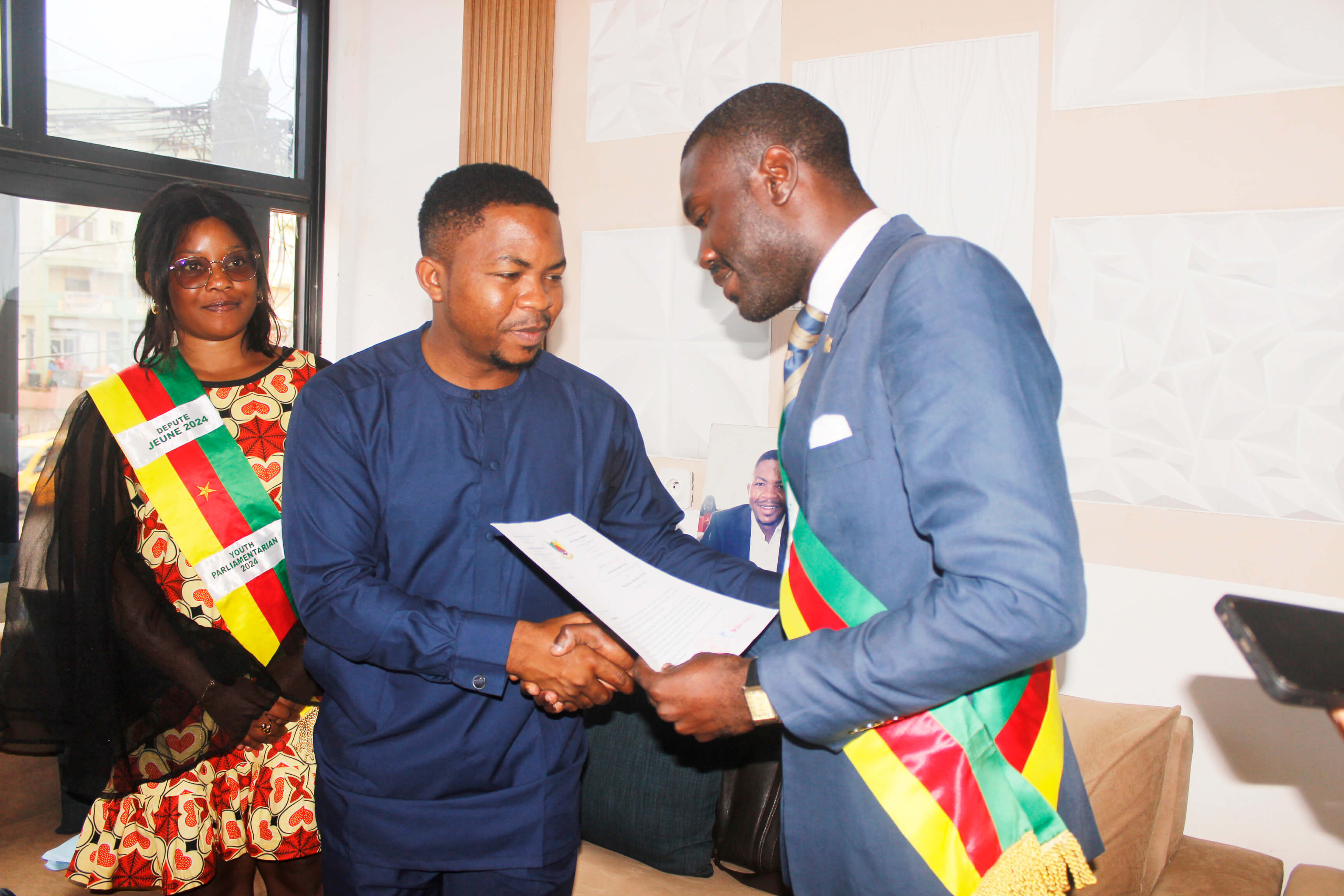 Distinction : Le Parti Action célèbre le prix de Meilleur Activiste Politique et Social Jeune au Cameroun décerné à son président Ibrahim Yiche